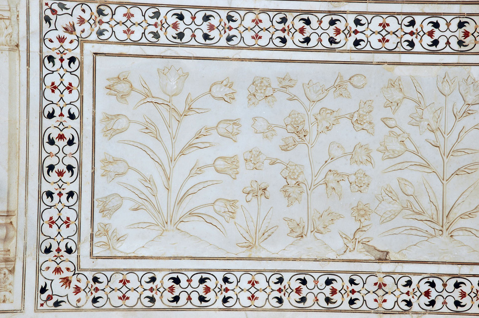 AGR Agra - Taj Mahal detail of white marble carving and inlays 3008x2000