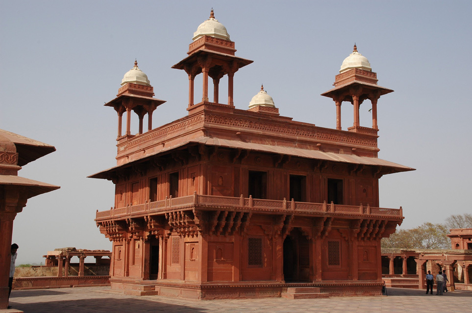 AGR Fatehpur Sikri ghost city - Diwan-i-Khas or Hall of Private Audiences known as the Jewel House 3008x2000