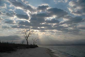 AMI Lombok Ombak Putih sailing ship Gili Lampu Island beach with clouds 3 3008x2000