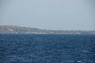 AMI Lombok Ombak Putih sailing ship Nusa Lembongan island with catmaran 3008x2000