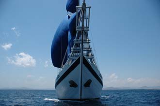 AMI Lombok Ombak Putih sailing ship from sea 11 3008x2000