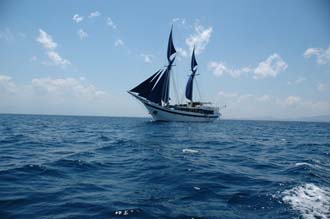 AMI Lombok Ombak Putih sailing ship from sea 5 3008x2000