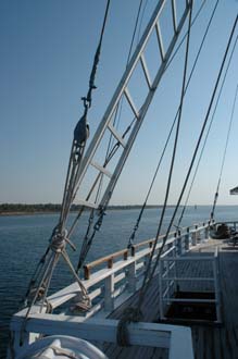 AMI Lombok Ombak Putih sailing ship in Labuhan Kayangan harbour 5 3008x2000