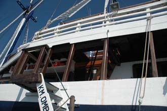 AMI Lombok Ombak Putih sailing ship in Labuhan Kayangan harbour lower deck with landing stairs 3008x2000