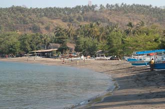 AMI Lombok Senggigi Ombak Putih sailing ship Senggigi beach early in the morning 3008x2000