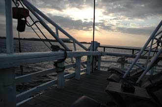 AMI Lombok Senggigi Ombak Putih sailing ship sunset 1 3008x2000
